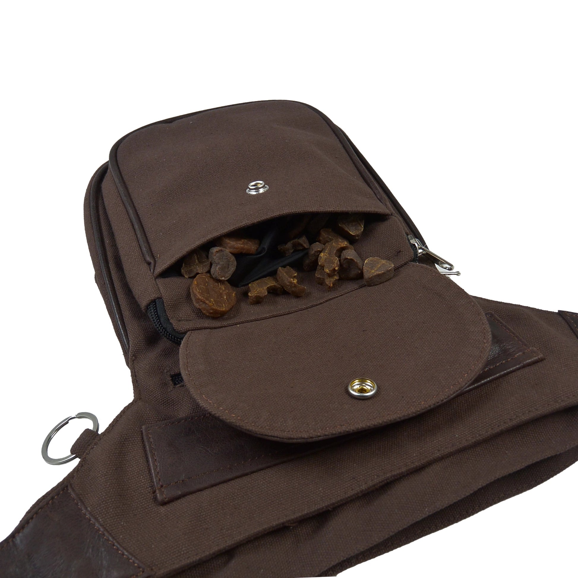 Geöffnete Gassi-Tasche mit Leckerlis