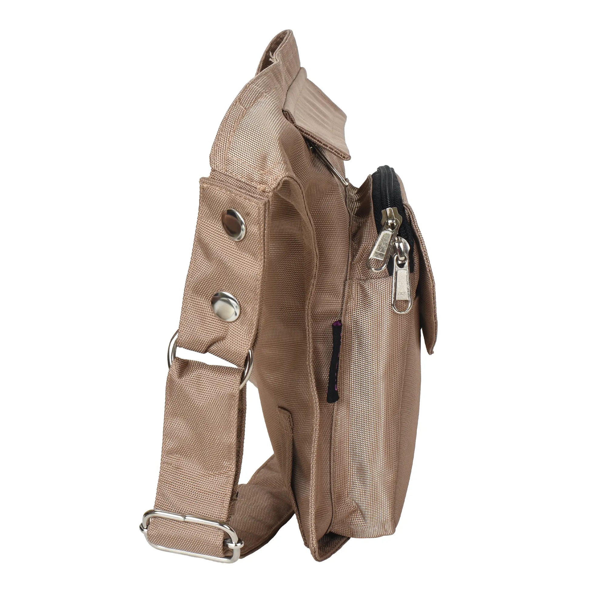 Seitliche Ansicht der Gassitasche Barcelona in Beige.