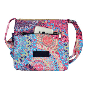 Umhängetasche aus Stoff mit farbenfrohem Mandala-Muster in Rosa, Blau und Gelb – kleine Tasche für das Handy