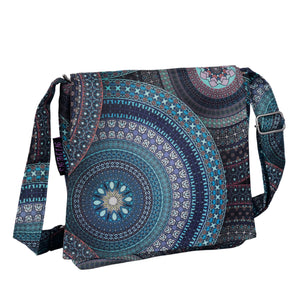 Wasserabweisende Umhängetasche aus Stoff mit blau-türkisem Mandala-Muster – kleine Tasche Chotu von Nijens