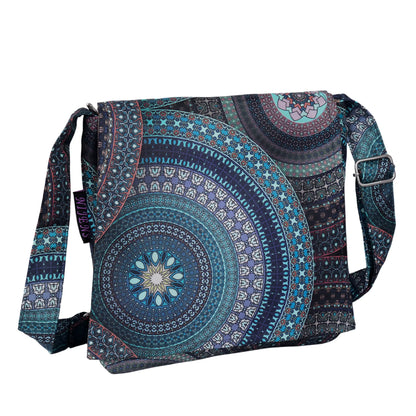 Wasserabweisende Umhängetasche aus Stoff mit blau-türkisem Mandala-Muster – kleine Tasche Chotu von Nijens