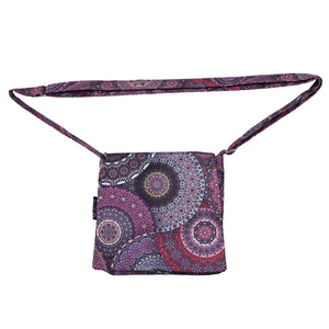 Kleine wasserabweisende Stoff-Umhängetasche mit farbenfrohem Mandala-Design – von Nijens