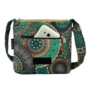 Kleine wasserabweisende Umhängetasche mit Mandala-Print in Grün - ideal für Handy