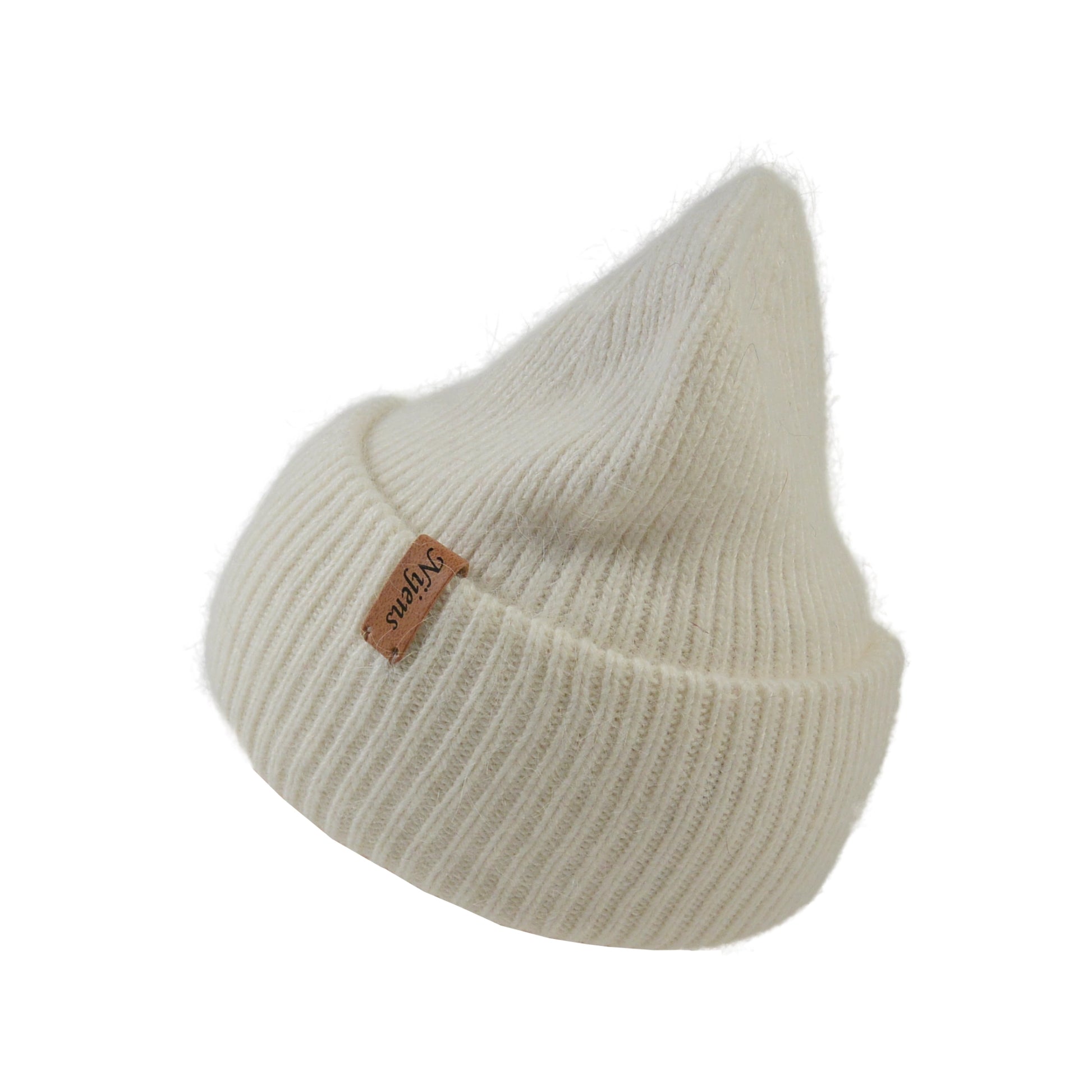 Seitliche Ansicht der weißen Angora Beanie Marseille von Nijens