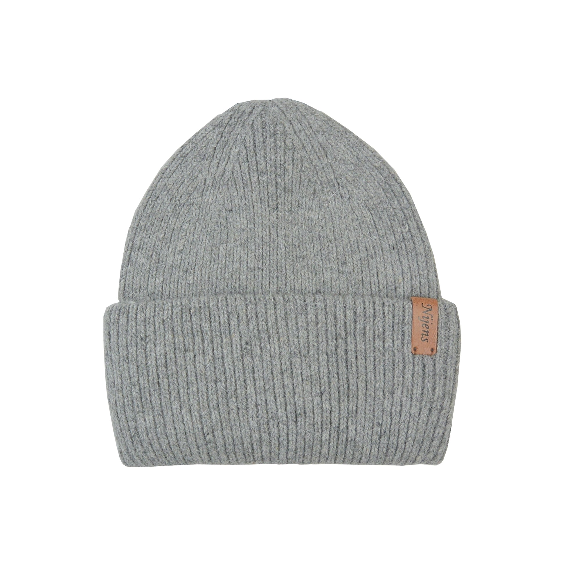 Vorderansicht der hellgrauen Angora Beanie Marseille von Nijens 