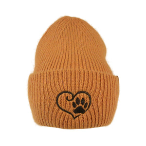 Vorderansicht der orangen Angora Beanie von Nijens mit Pfote-&-Herz-Stickerei