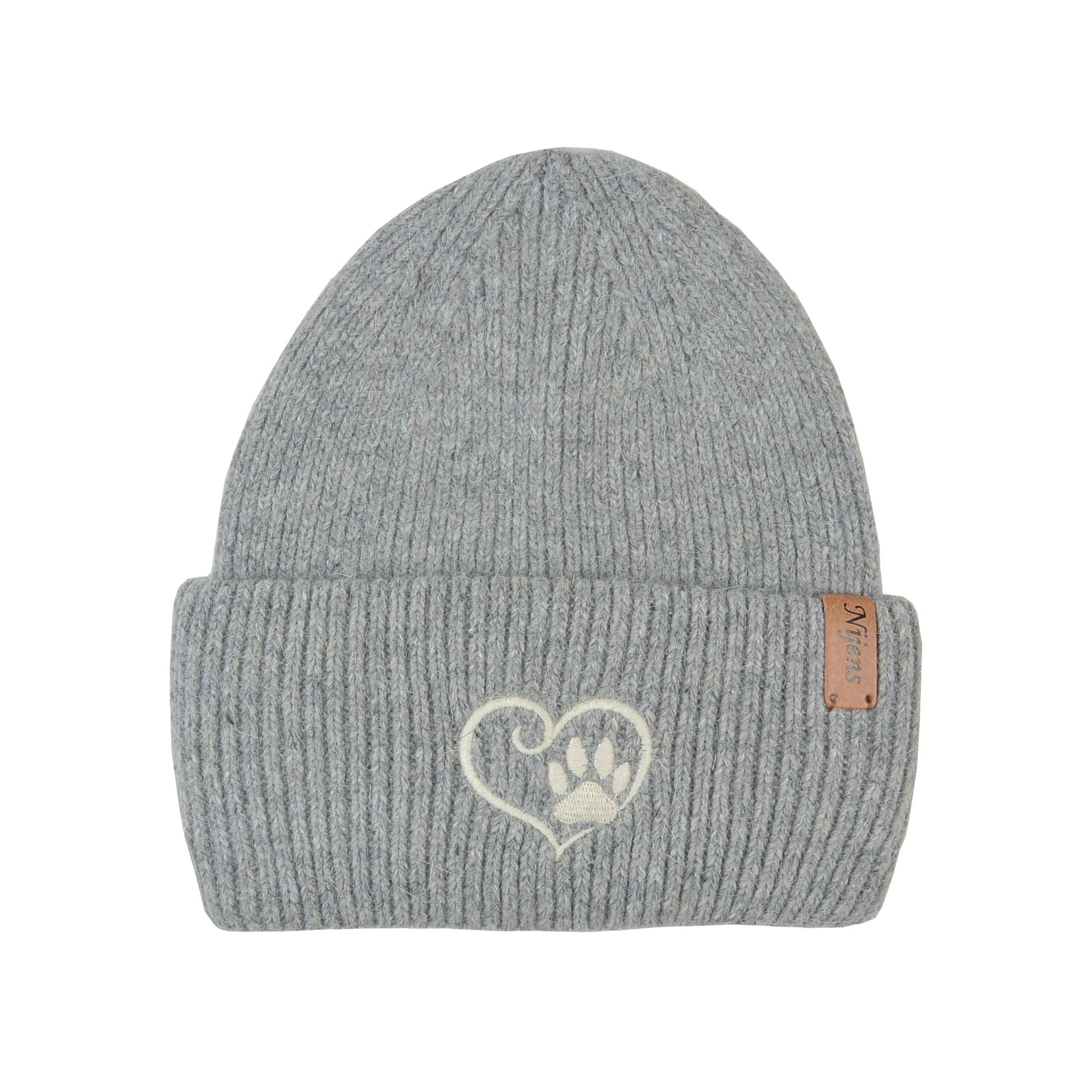 Vorderansicht der hellgrauen Angora Beanie Marseille von Nijens mit Pfote-&-Herz-Stickerei