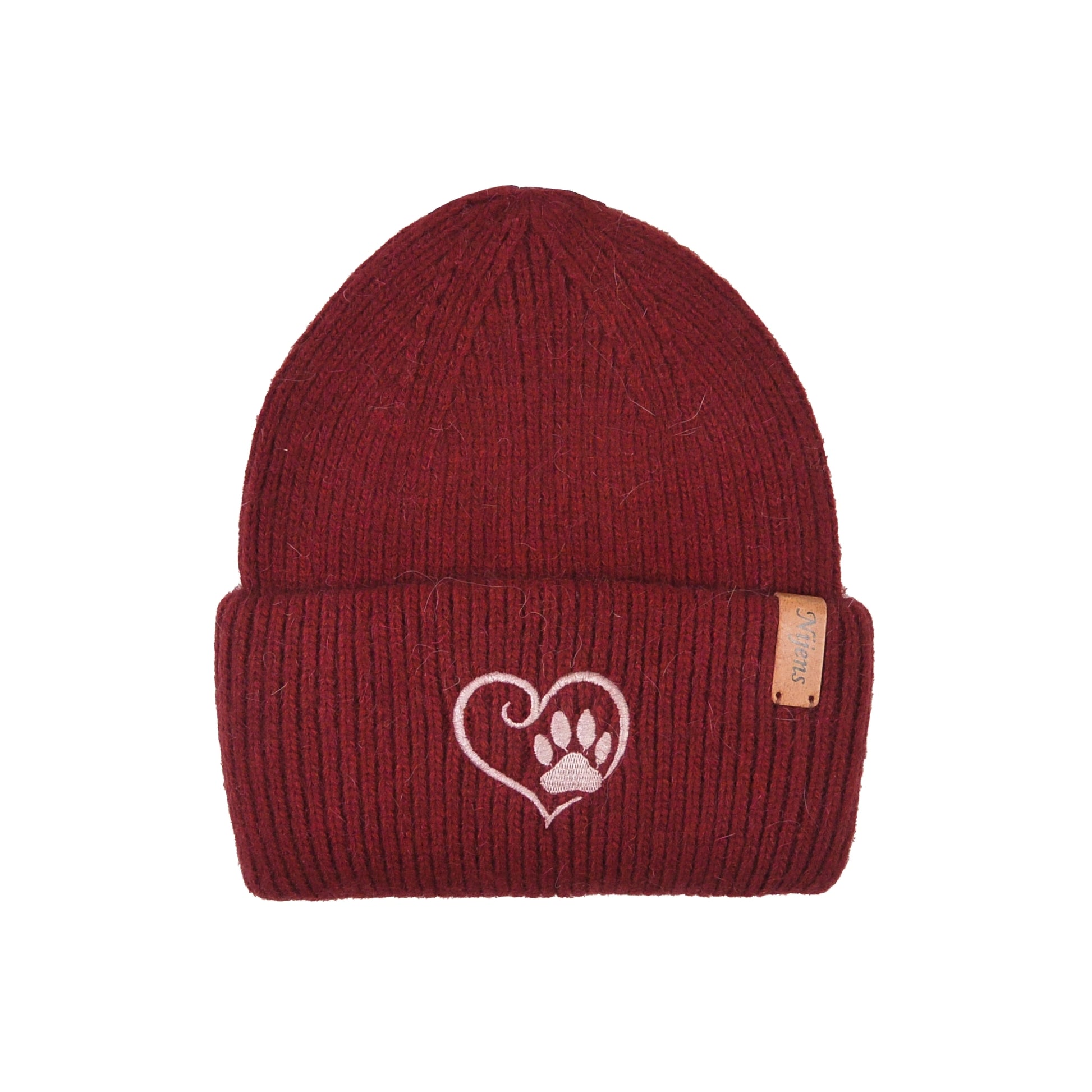 Vorderansicht der bordeauxroten Angora Beanie Marseille von Nijens mit Pfote-&-Herz-Stickerei