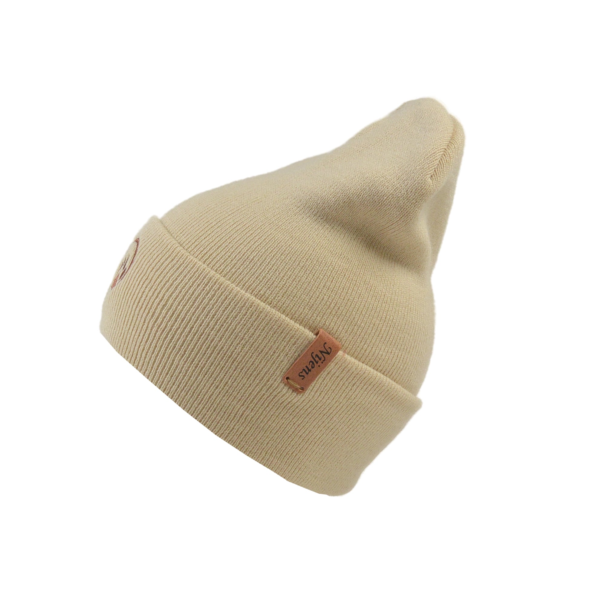 Seitenansicht der Beanie aus 100 % Acryl in beige mit Herz-Pfoten-Stickerei. Unisex, One Size.