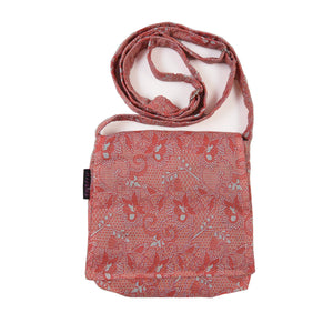 Kleine Umhängetasche aus Baumwolle in Rosa mit floralen Mustern – Stofftasche Chotu von Nijens