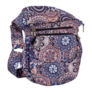 Vorderansicht der Tasche im bläulichen Mandala-Design mit Frontfach und Druckknopfverschluss - Super-Hannover 71081 Nijens