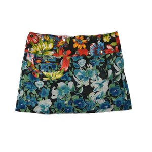 Wendbarer Sommerrock in Blau mit Muster und dekorativem Bund in Rot und Orange