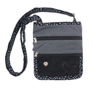 Nijens Gassi-Umhängetasche Futtertasche aus Stoff (Pfoten Motiv in Charcoal) mit Leckerlifach