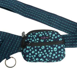 Nijens Kleine Beuteltasche mit Hunde-Fußabdrücke in Teal 2021