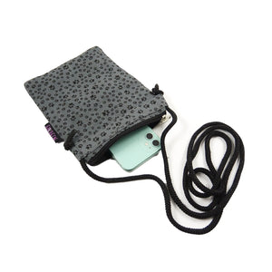 Nijens Kleine Tasche Smartphone-Tasche mit Pfoten-Motiv in Grau 7