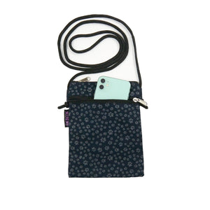 Nijens Bag Kleine Tasche aus Canvas mit Pfoten-Motiv in Nachtblau 2